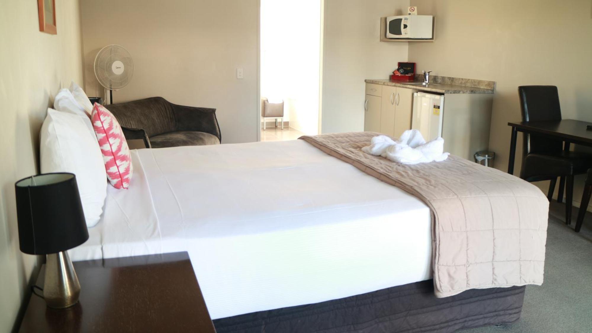 เอ็กซิคูทีฟ ออน เฟนทอน Motel โรโตรัว ภายนอก รูปภาพ