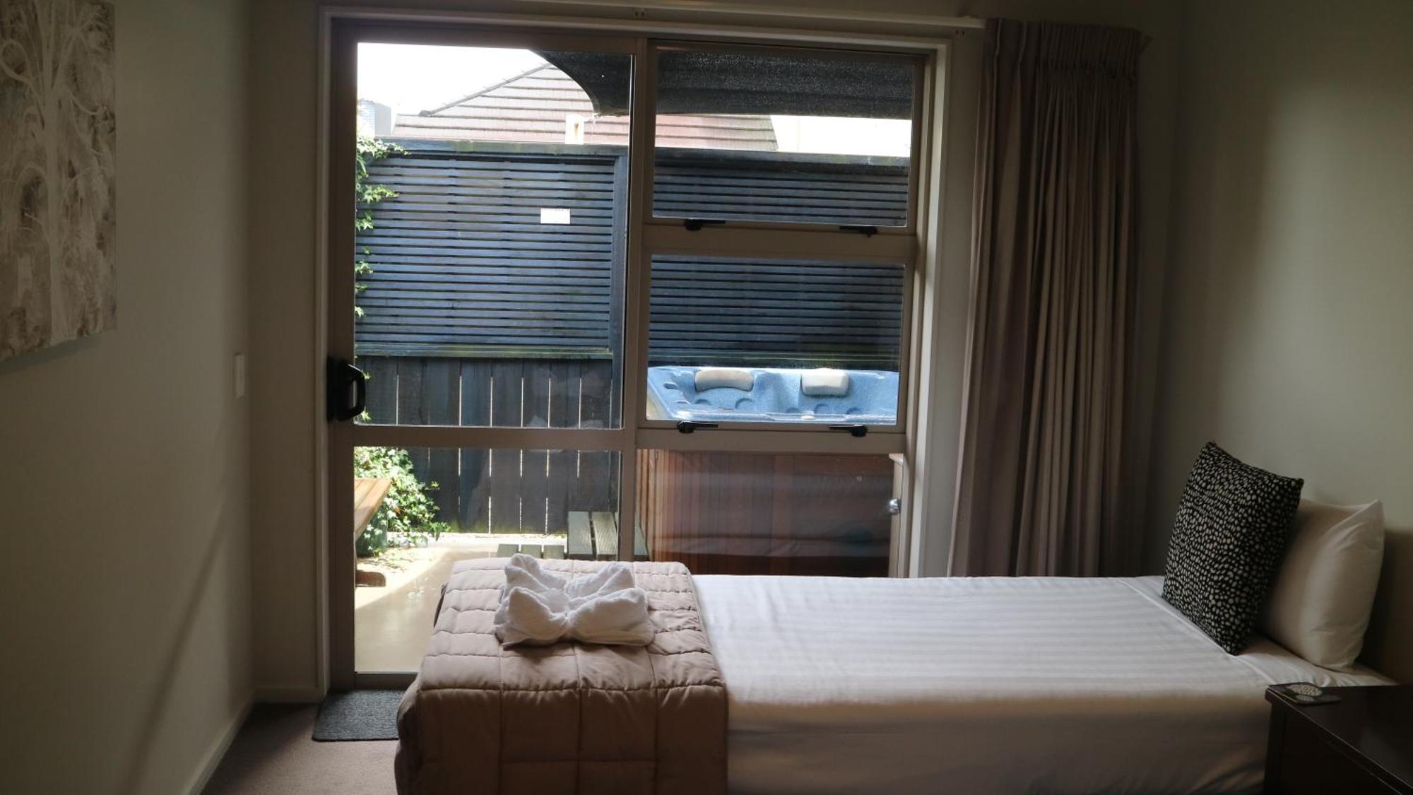 เอ็กซิคูทีฟ ออน เฟนทอน Motel โรโตรัว ภายนอก รูปภาพ