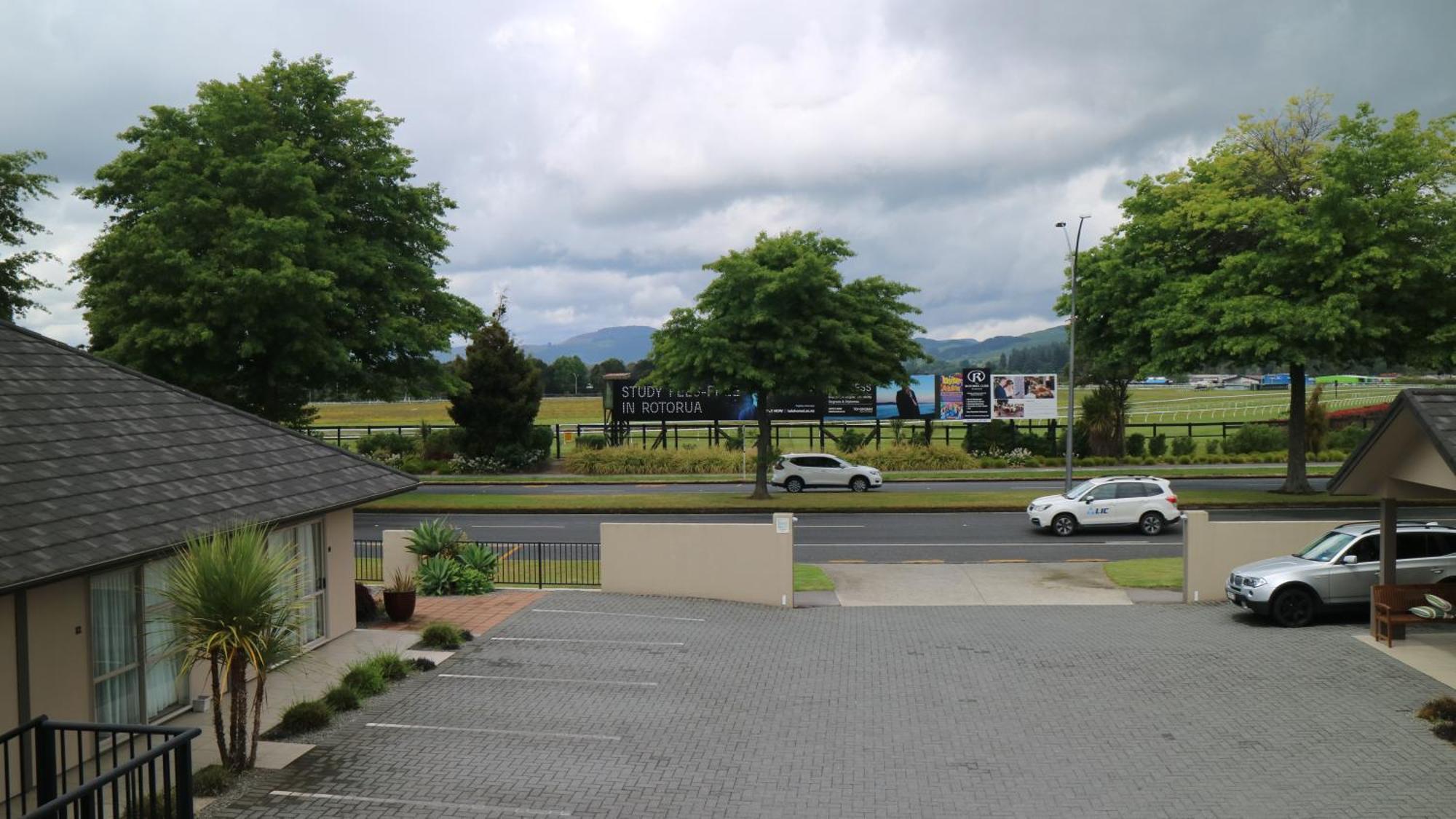 เอ็กซิคูทีฟ ออน เฟนทอน Motel โรโตรัว ภายนอก รูปภาพ